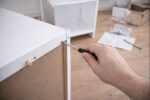 Dlaczego meble „do samodzielnego montażu” szybciej się rozchwiewają